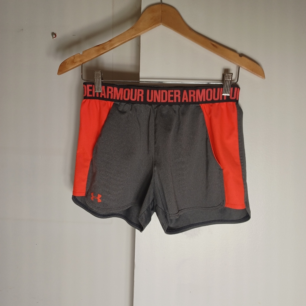 Under Armour Women's Sz M Athletic Shorts